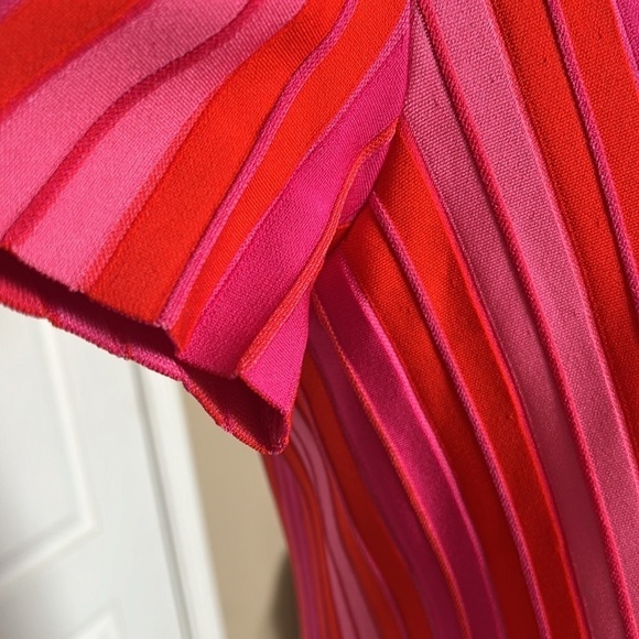 Carolina Herrera,Short-Sleeve Striped Knit Pleated Dress, size Large - Picture 12 of 13